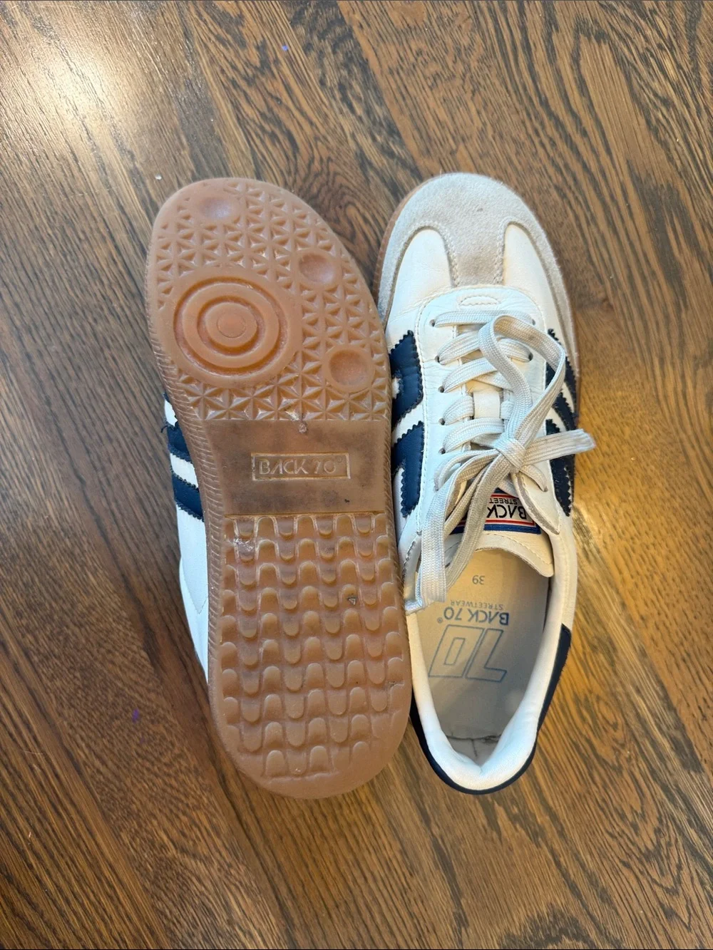 Back 70 Retro Trainer Sneakers in Navy & Cream